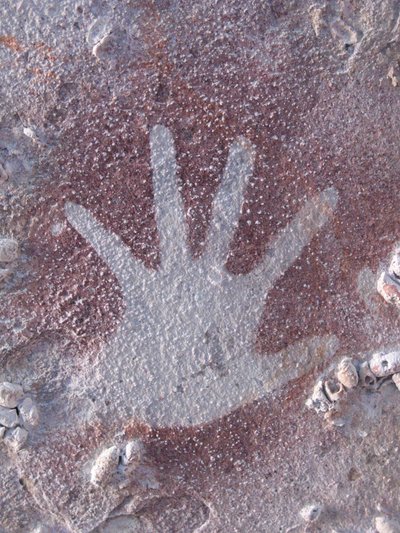 Stencil di mano aperta sul soffitto da Unbekannt Unbekannt